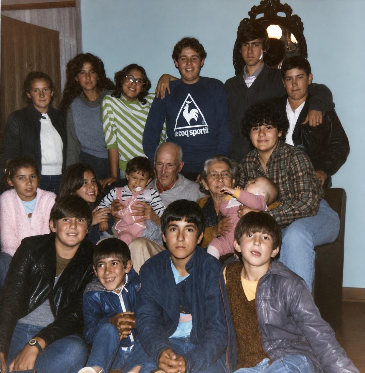 Família de Marcelo Nanini reunida em um registro de diferentes gerações