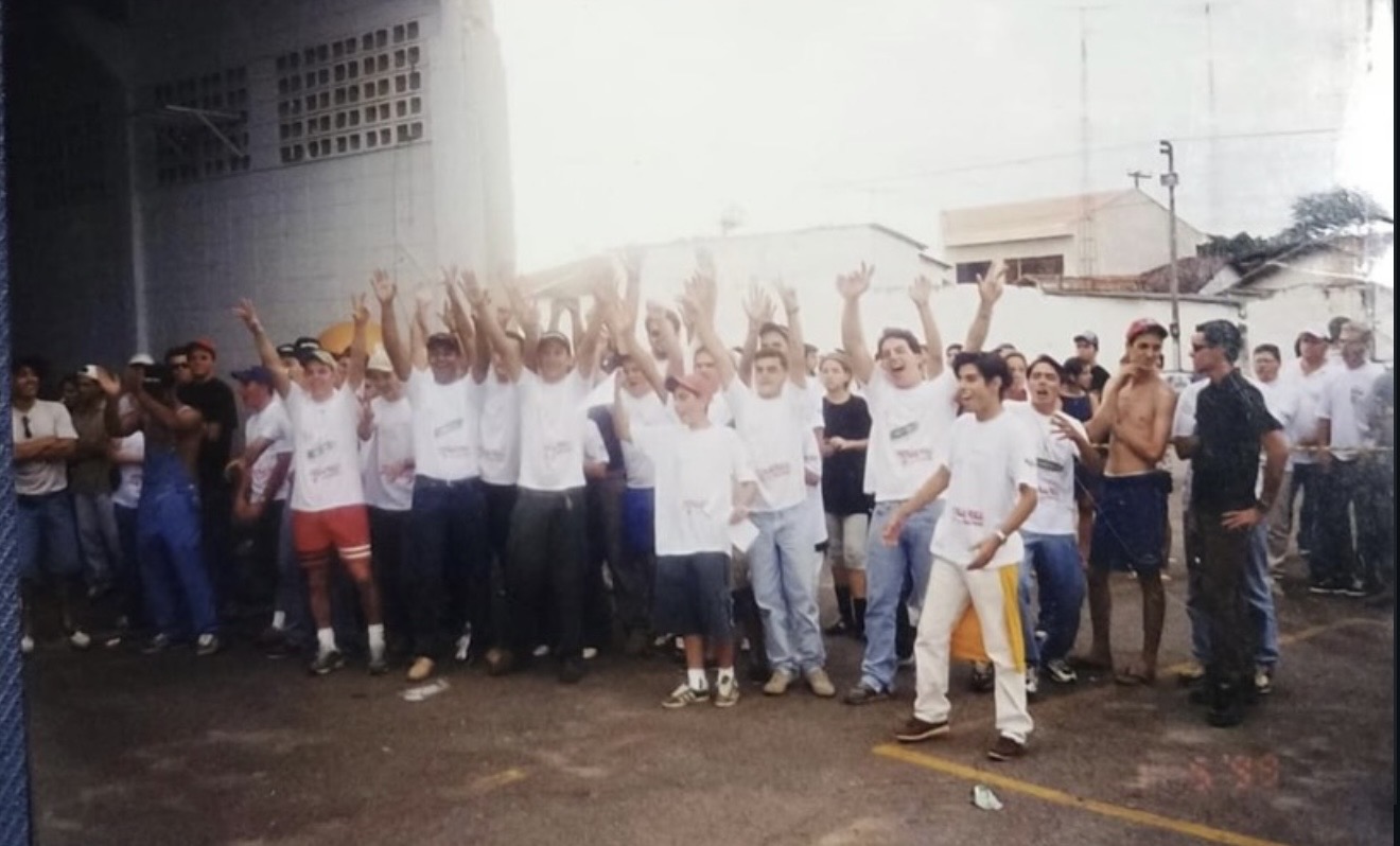 Público reunido em evento ligado à Nanini Som